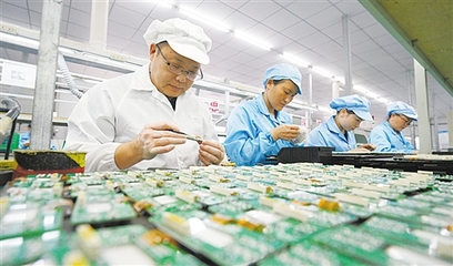 從手機(jī)到農(nóng)具 一位“帶頭人”的電商賦能之路